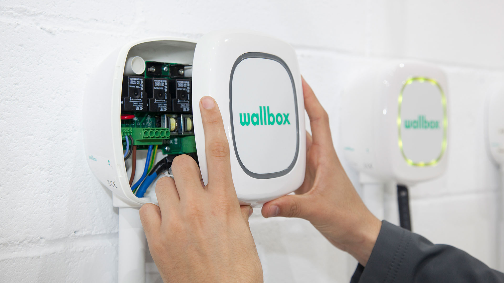elektromos autó töltő fali töltő és akár 000 ft otthoni autó töltés a rendelkezésre álló napenergiával akár 22 kw-os 3 fázis fix fali töltő segítségével elektromos autó otthoni töltő telepítése